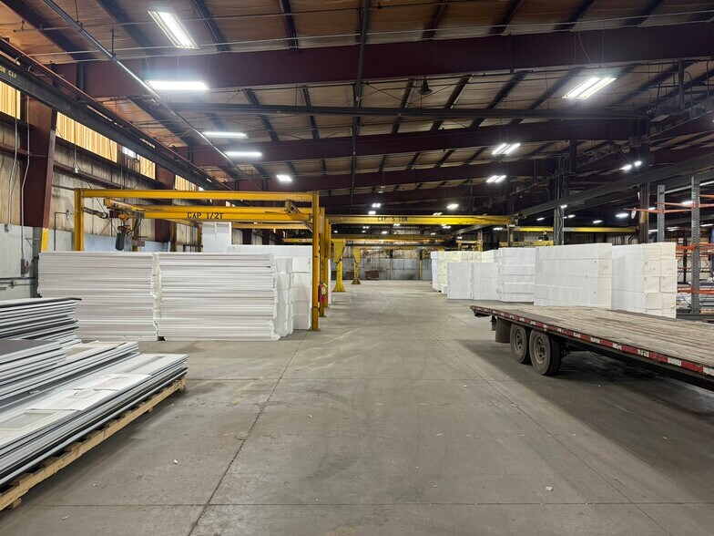 More Photos Of 2302 S North Rd, Grand Island Manufacturing For Lease