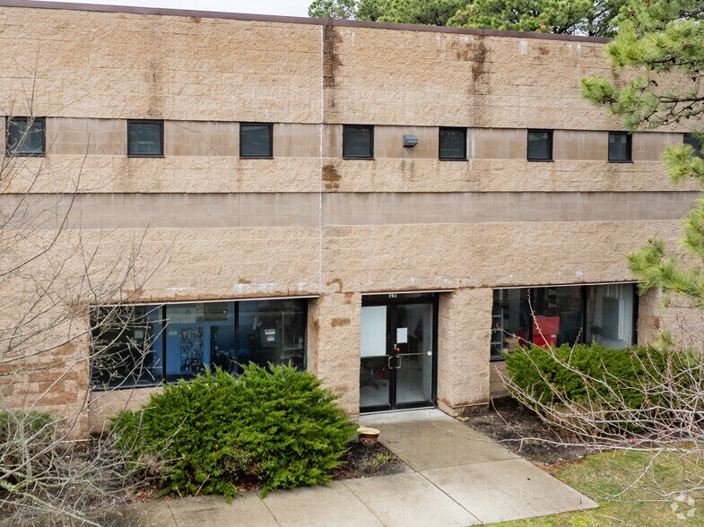 More Photos Of 28 Sawgrass Dr, Bellport Village Manufacturing For Sale