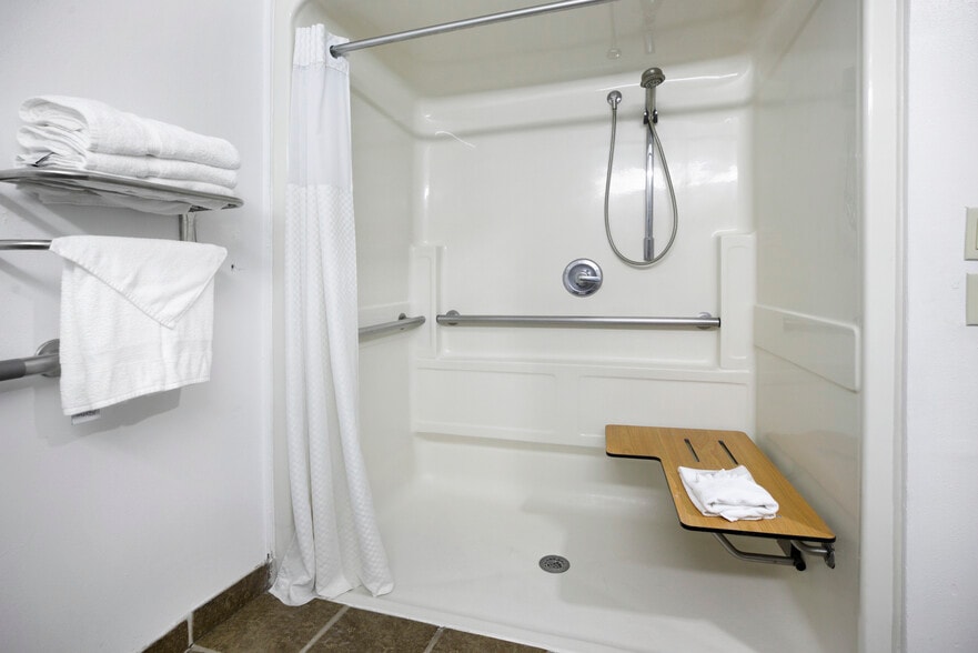 More Photos Of 518 Bonita Lakes Dr, Meridian Hotel For Sale