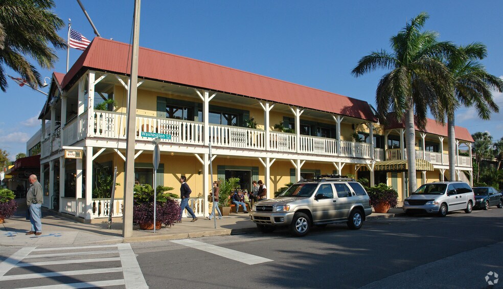 More Photos Of 300 John Ringling Blvd, Sarasota Storefront For Lease