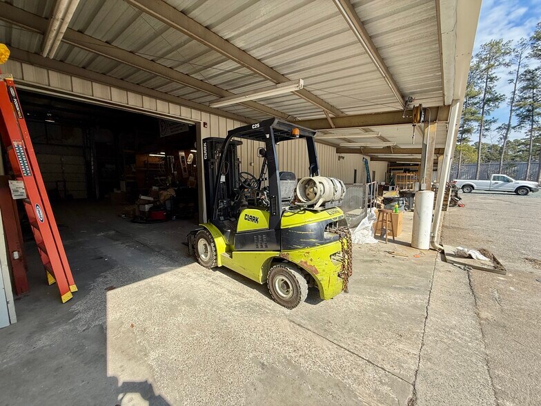 More Photos Of 7718 NC 22 Hwy, Carthage Warehouse For Lease