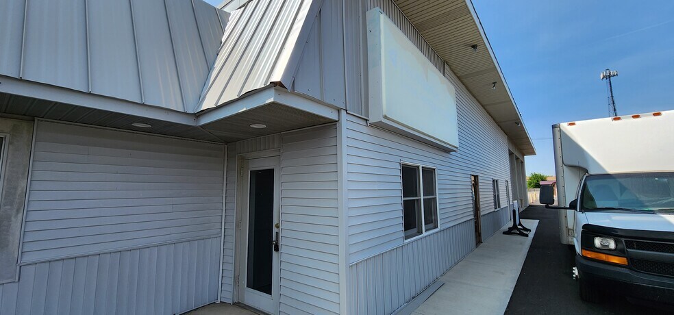 More Photos Of 424 Wentz St, Tiffin Storefront Retail Office For Lease