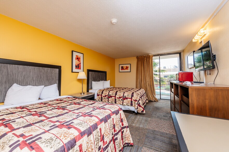 More Photos Of 2690 Riverside Dr, Macon-Bibb Hotel For Sale