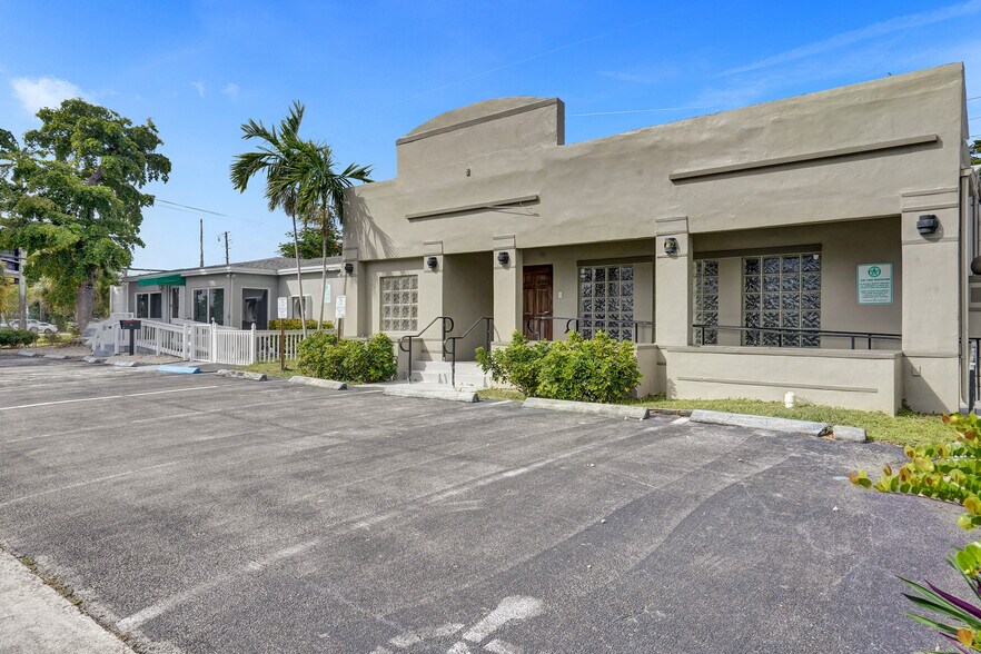 More Photos Of 51 E Commercial Blvd, Fort Lauderdale Medical For Sale