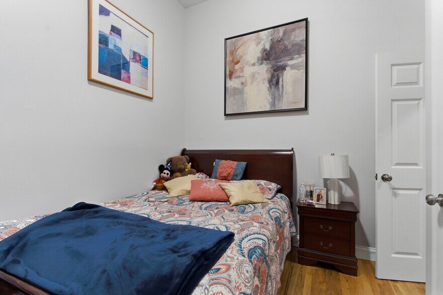 More Photos Of 281-285 Essex St, Lawrence Apartments For Sale