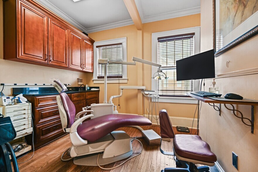 More Photos Of 1624 NE Piedmont Ave, Atlanta Medical For Sale