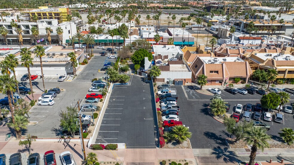 More Photos Of 369 N Palm Canyon Dr, Palm Springs Restaurant For Lease