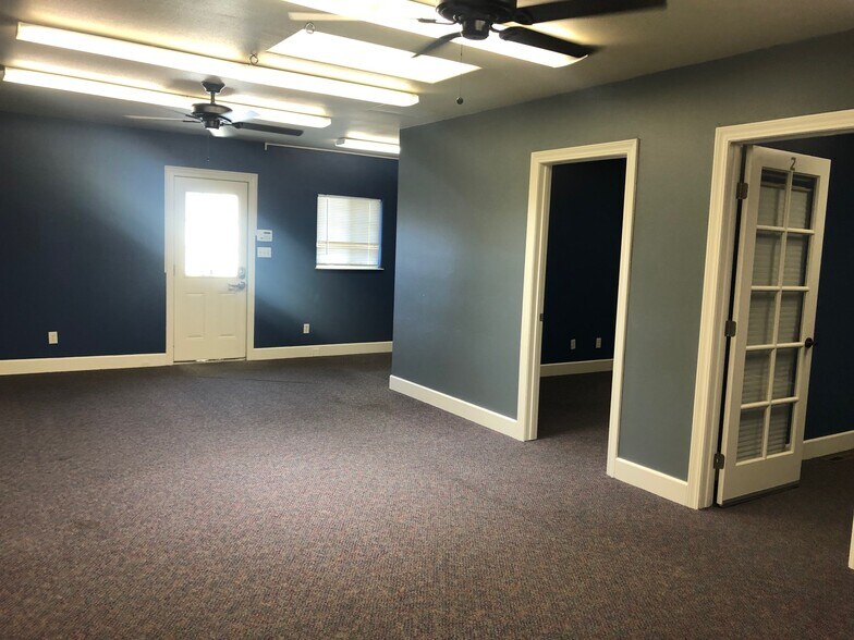 More Photos Of 2007 Freedom Blvd, Freedom Office For Sale