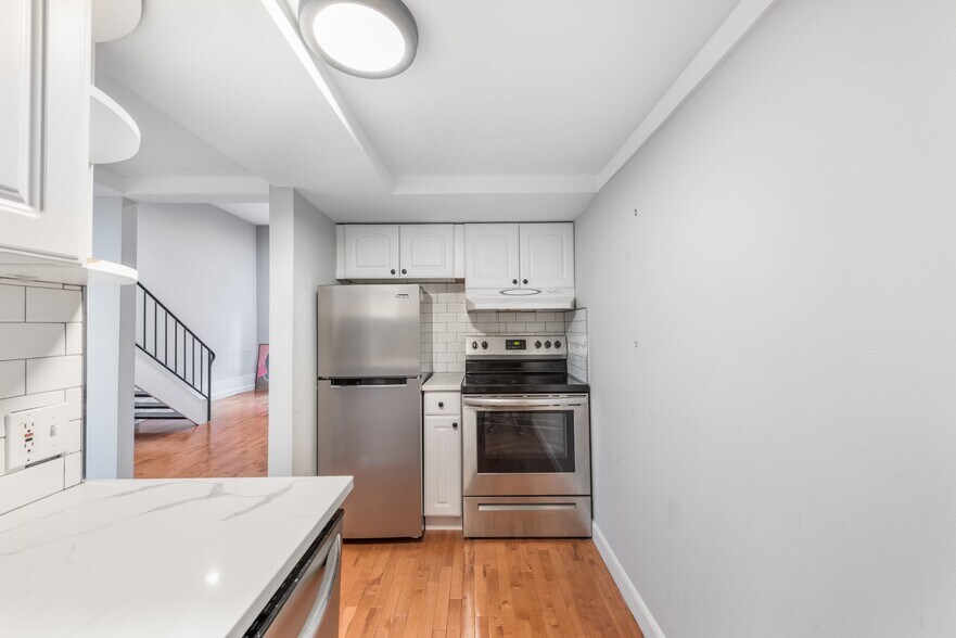 More Photos Of 2015 Walnut St, Philadelphia Apartments For Sale