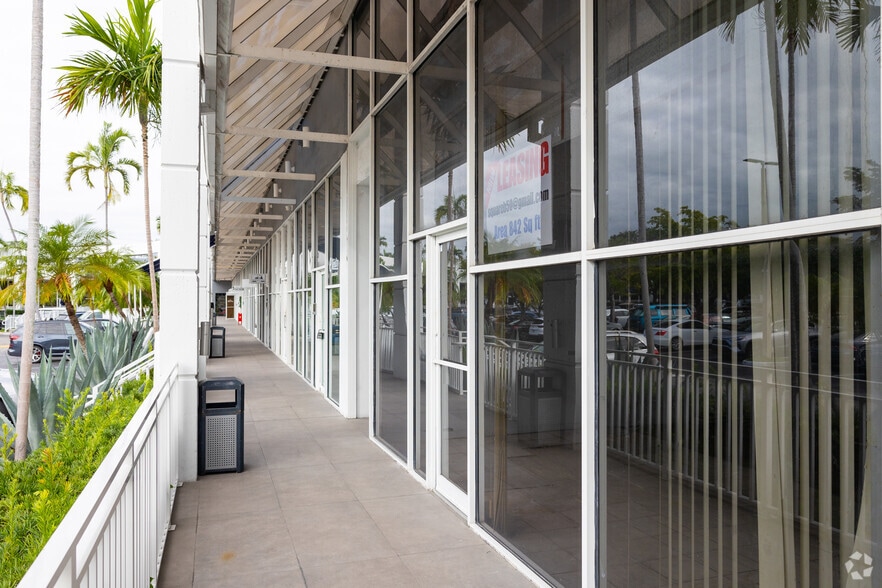 More Photos Of 260 Crandon Blvd, Key Biscayne Bank For Sale