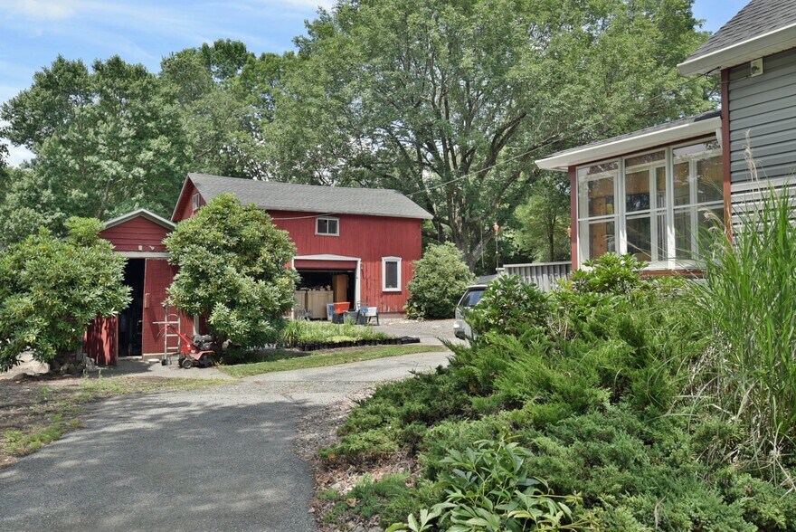 More Photos Of 5621 Berkshire Valley Rd, Oak Ridge Specialty For Sale