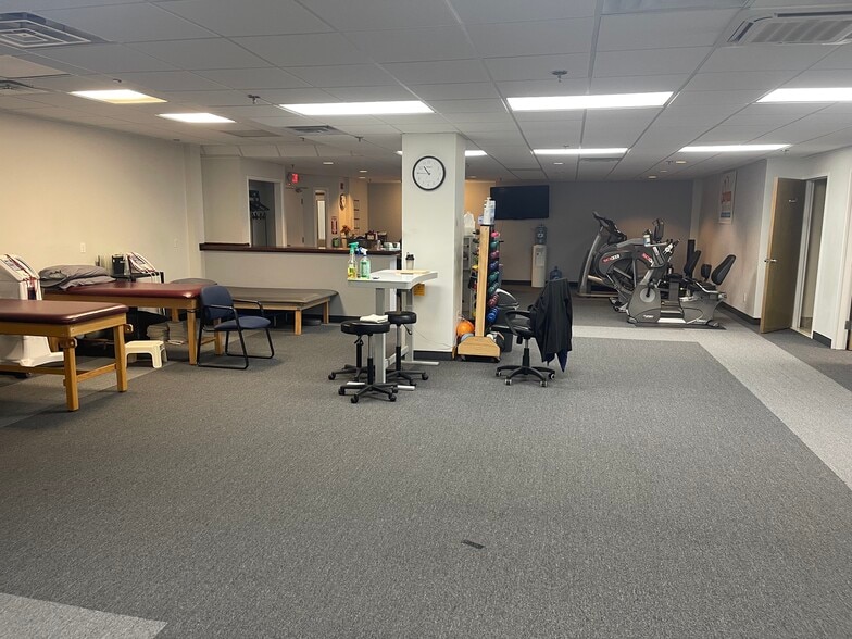 More Photos Of 561 Cranbury Rd, East Brunswick Medical For Sale