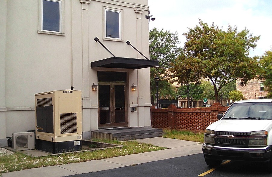 More Photos Of 823 Broad St, Augusta Office For Lease