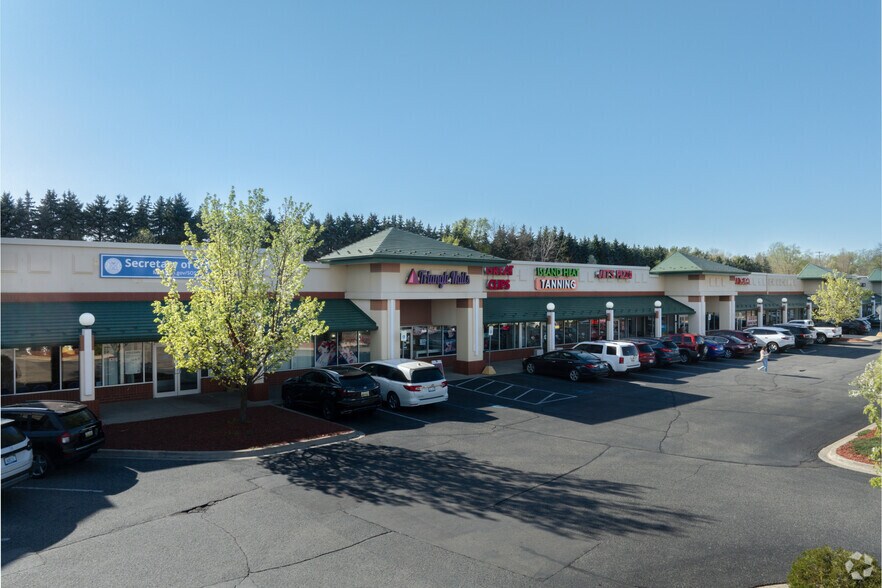 More Photos Of 551-651 Romence Rd, Portage Unknown For Lease