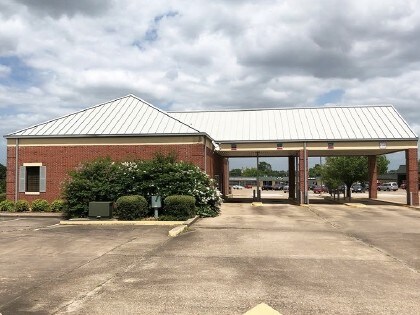 More Photos Of 601 Highway 71 N, Mena Unknown For Lease