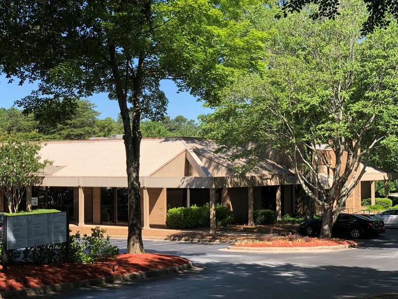 More Photos Of 3000 Business Park Dr, Norcross Unknown For Lease