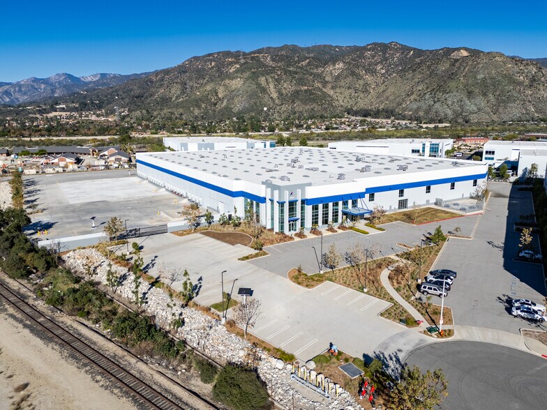 More Photos Of 1021 N Todd Ave, Azusa Distribution For Lease