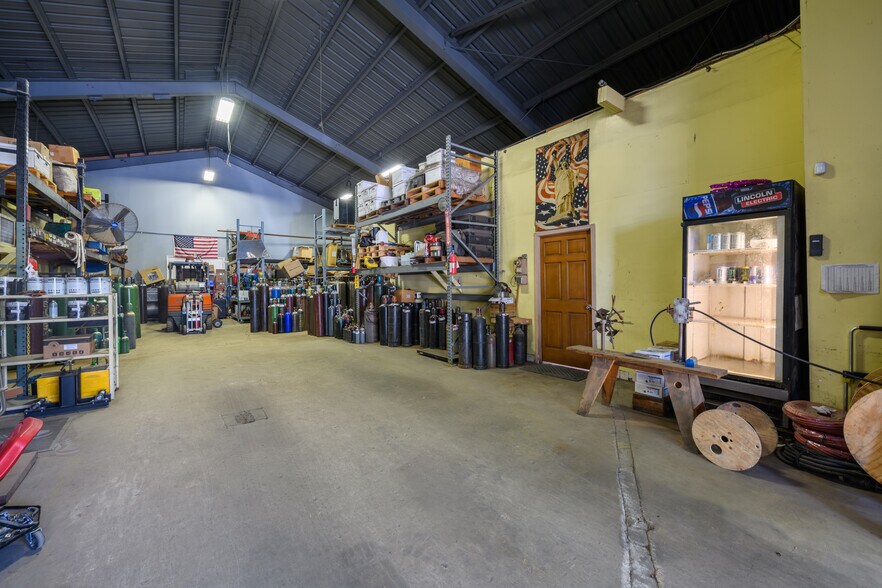 More Photos Of 1180 E 58th St, Los Angeles Manufacturing For Sale