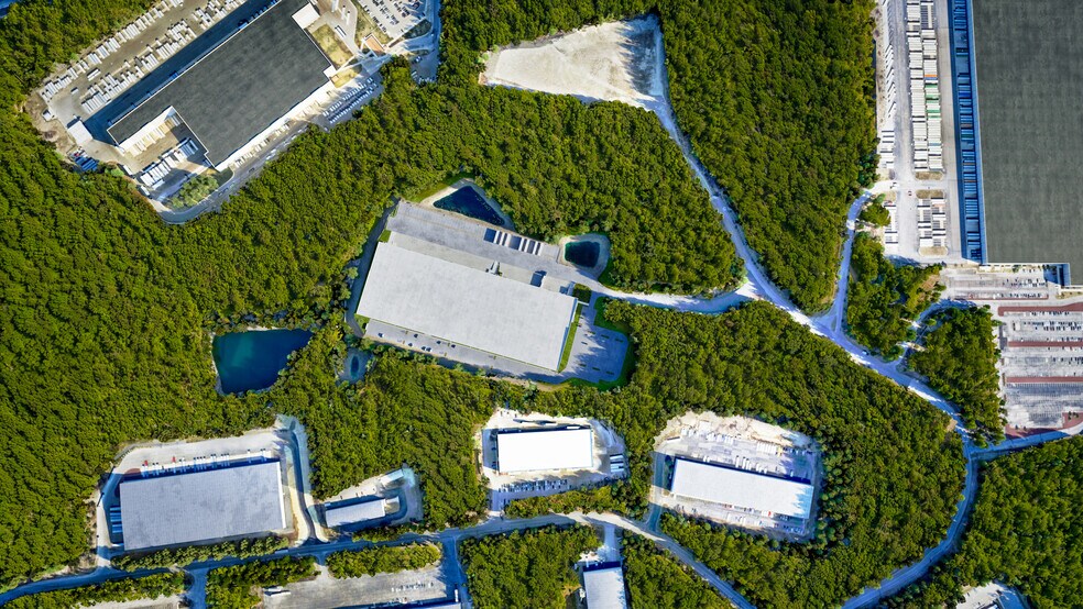 More Photos Of 4555 Oldfield Blvd, Pittston Industrial For Lease