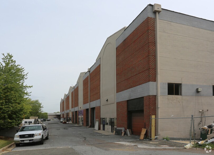 More Photos Of 8741 Ashwood Dr, Capitol Heights Warehouse For Lease