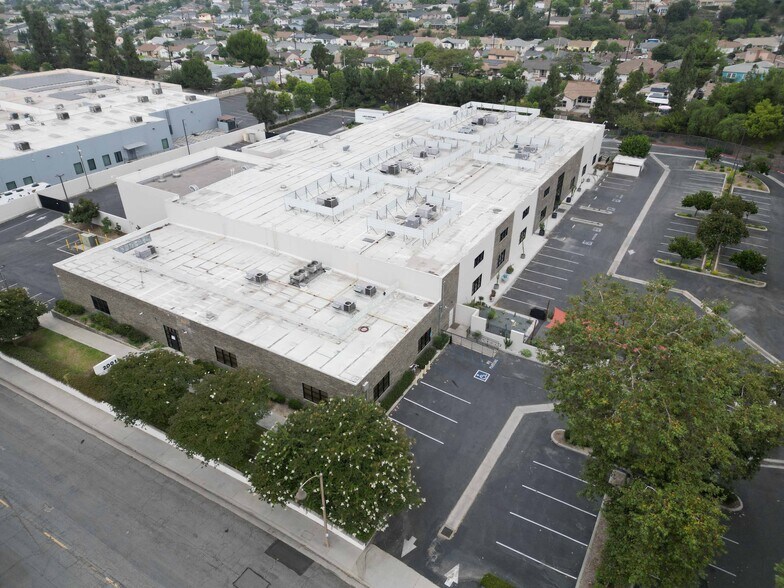 More Photos Of 2001 Saturn St, Monterey Park Light Distribution For Sale