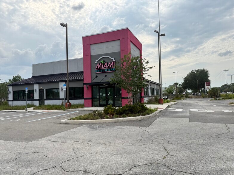 More Photos Of 5320 N Orange Blossom Trl, Orlando Restaurant For Sale