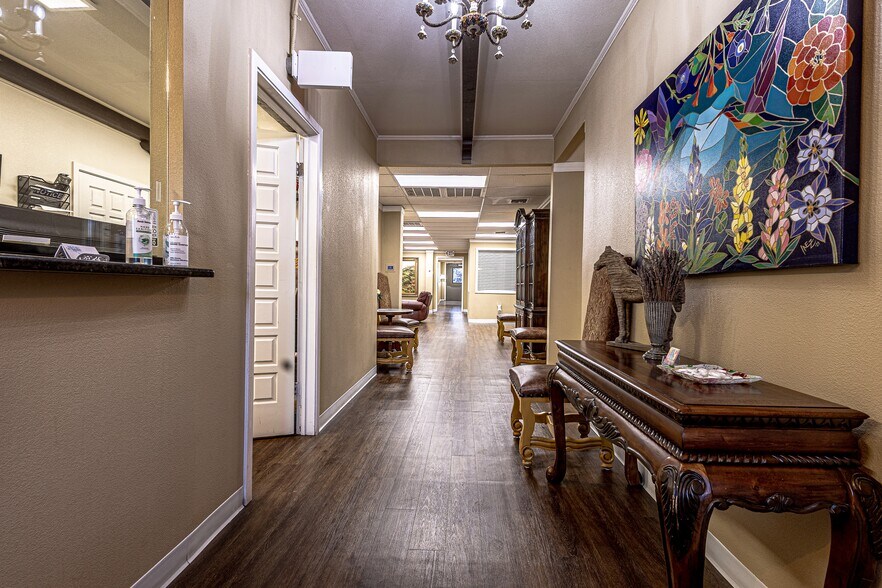 More Photos Of 2505 Washington Ave, Waco Office For Lease