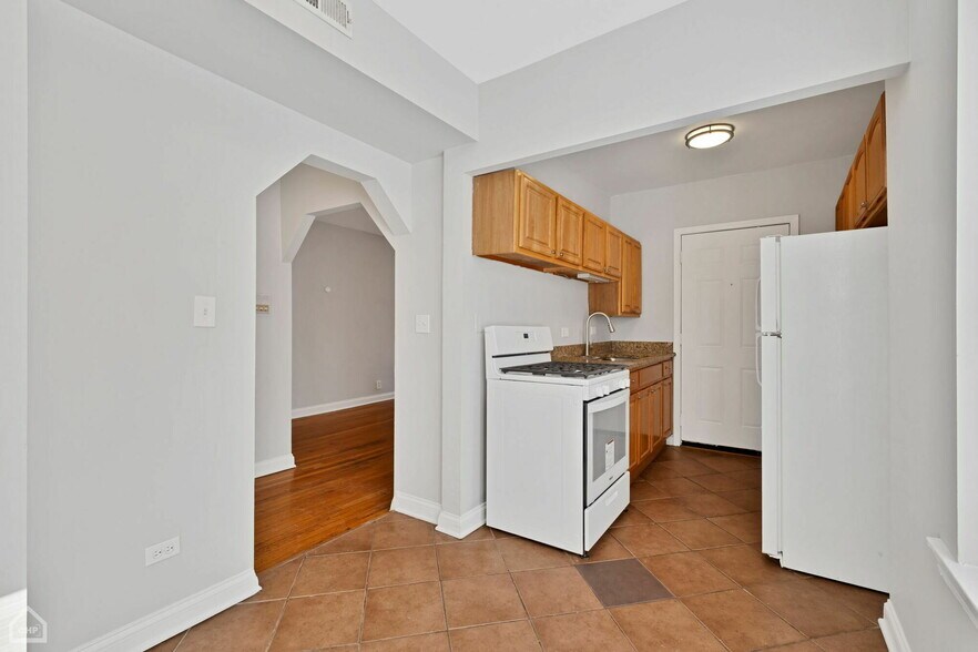 More Photos Of 7150-52 S Cornell Ave, Chicago Apartments For Sale
