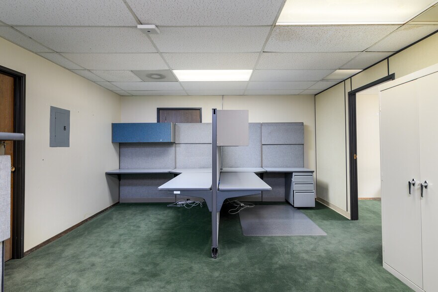 More Photos Of 501 W Channel Islands Blvd, Port Hueneme Loft Creative Space For Sale