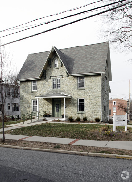 Primary Photo Of 203 W Chestnut St, West Chester Office For Lease