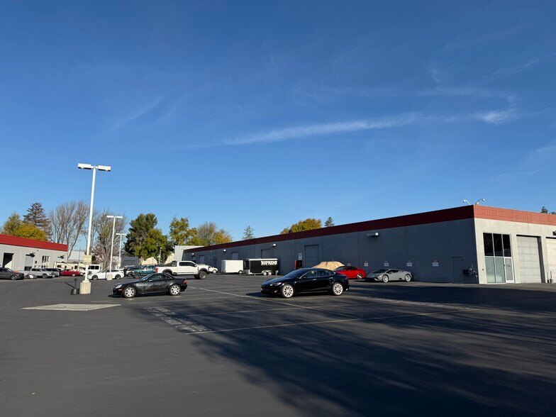 More Photos Of 521 Charcot Ave, San Jose Showroom For Lease