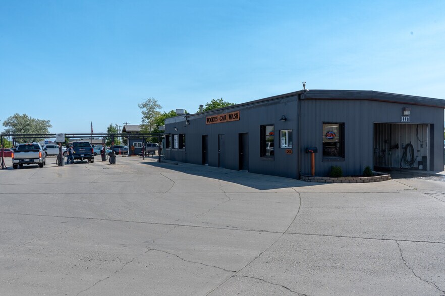 More Photos Of 1201 Cedar St, Helena Carwash For Sale