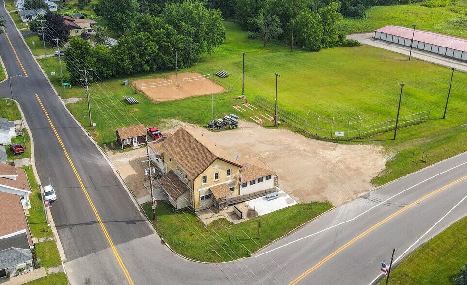 More Photos Of E9102 State Road 96 Hwy, Fremont Restaurant For Sale