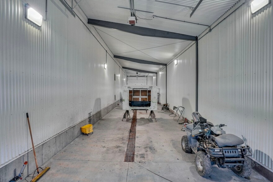 More Photos Of 6851 W Gerwoude Dr, Mc Bain Warehouse For Sale