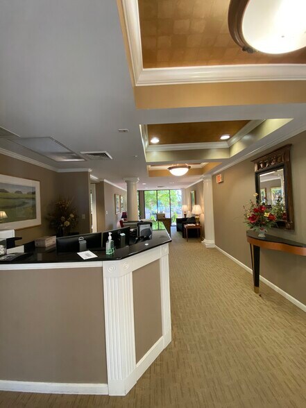 More Photos Of 100 Saint Ann St, Owensboro Office For Sale