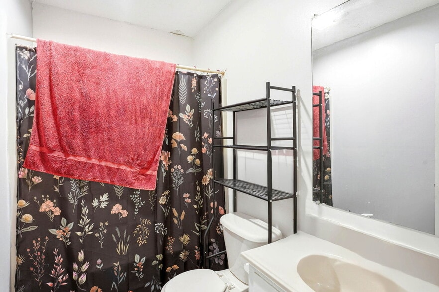 More Photos Of 8703 Highway 19 E, Roan Mountain Apartments For Sale