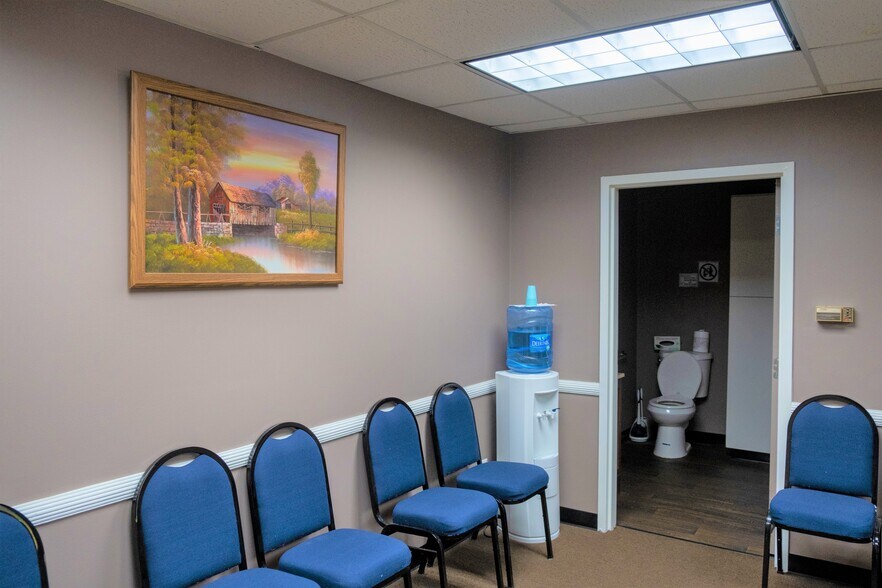 More Photos Of 1050 Old North Point Rd, Dundalk Medical For Lease