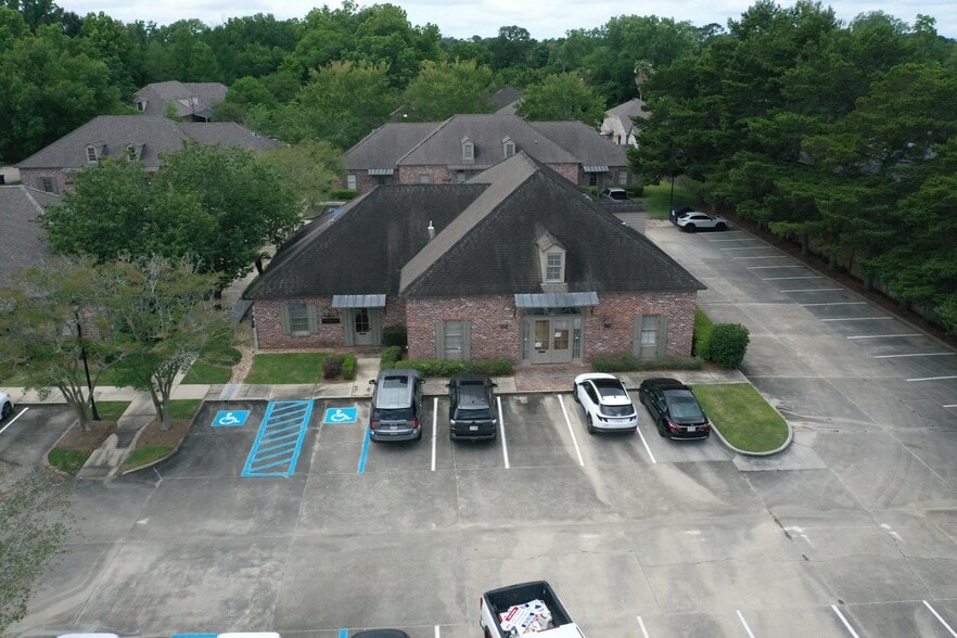 More Photos Of 2161 Quail Run, Baton Rouge Serviced Offices For Sale