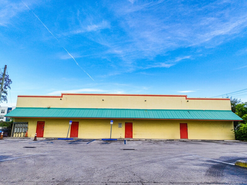 Primary Photo Of 27330 S Dixie Hwy, Homestead Storefront Retail Office For Lease