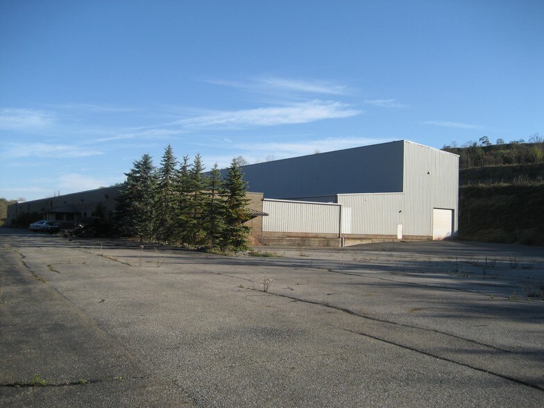 More Photos Of 753 US Route 30 W, Imperial Manufacturing For Lease