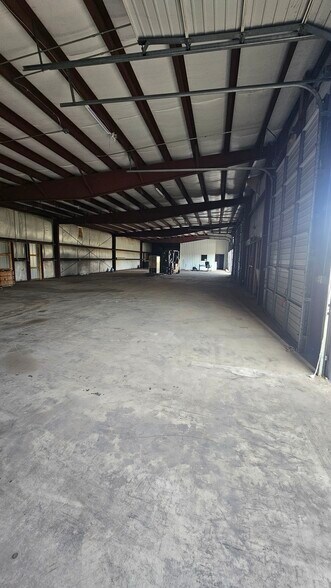More Photos Of 273 Fulton St SE, Warren Warehouse For Lease
