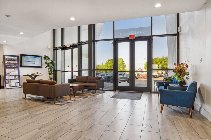 More Photos Of 1800 Teague Dr, Sherman Office For Sale