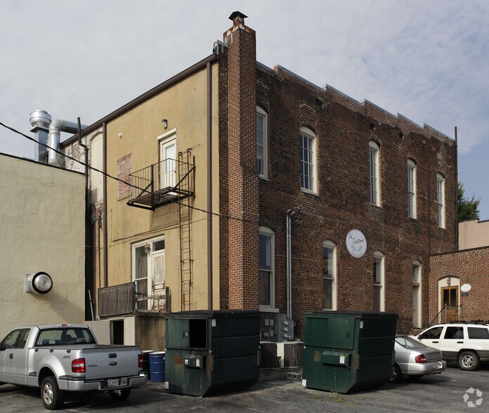 More Photos Of 106 Adamson Sq, Carrollton Storefront For Lease