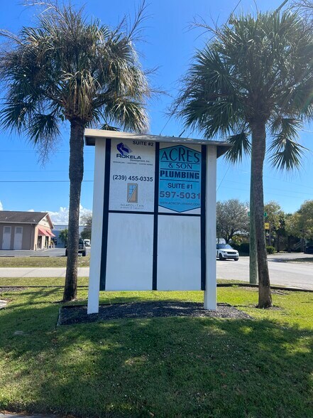 More Photos Of 5701 Houchin St, Naples Light Manufacturing For Lease