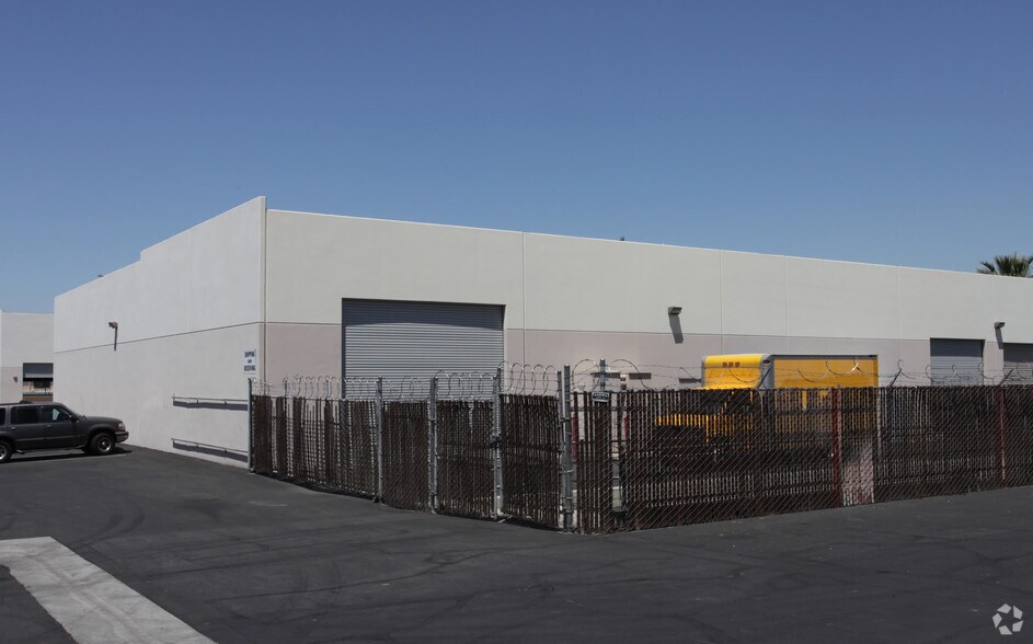 More Photos Of 3454-3464 Durahart St, Riverside Manufacturing For Lease