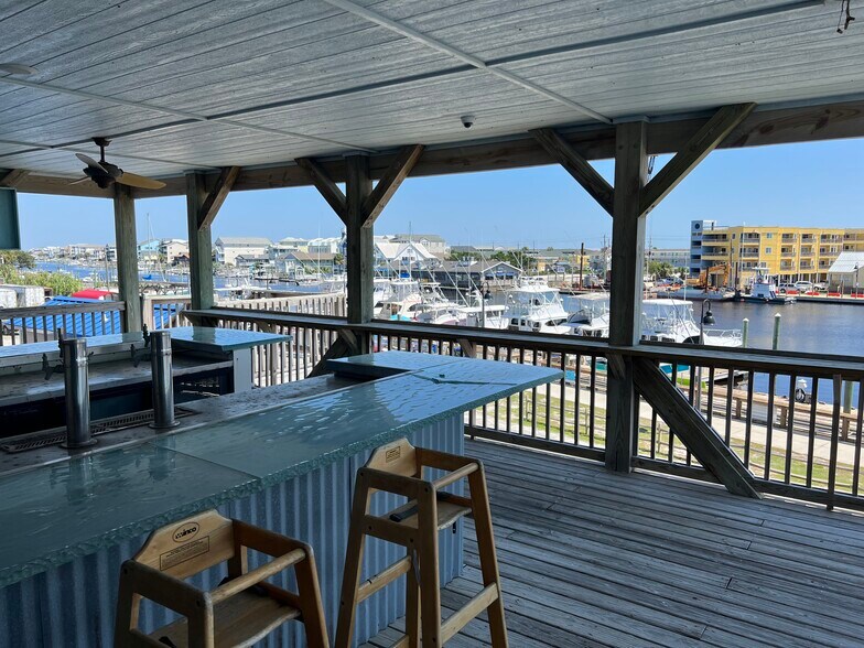 More Photos Of 300 N Lake Park Blvd, Carolina Beach Restaurant For Lease