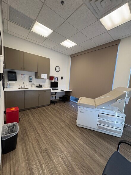 More Photos Of 7373-7375 Peak Dr, Las Vegas Medical For Sale