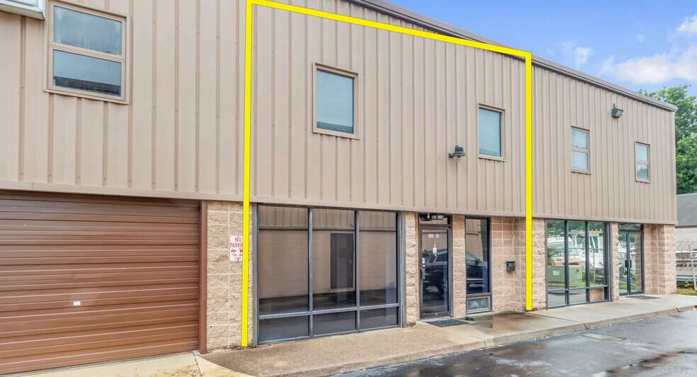 More Photos Of 105 S First Colonial Rd, Virginia Beach Flex For Lease