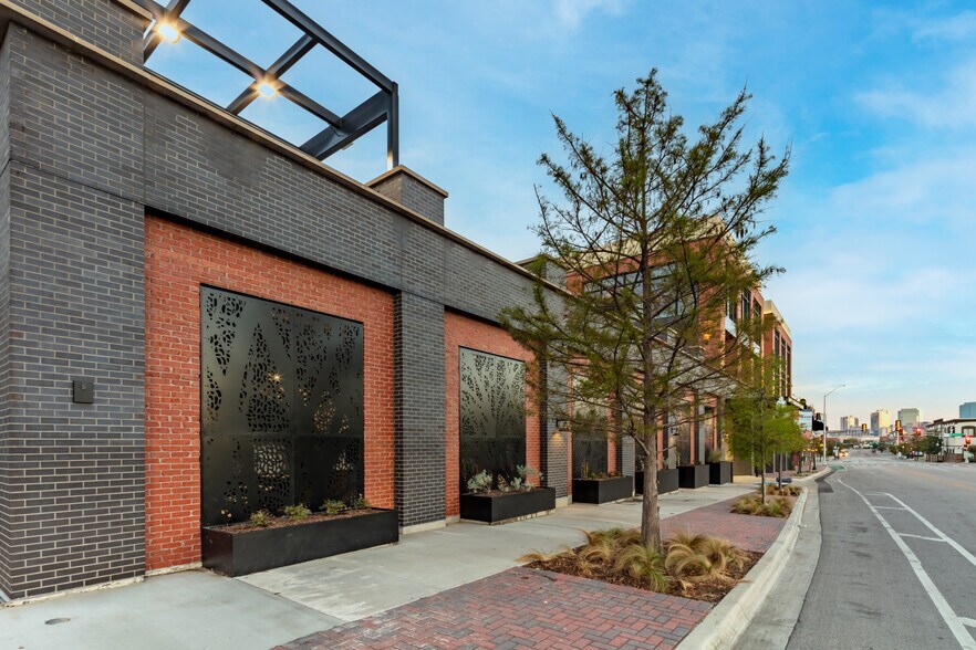 More Photos Of 701 W Magnolia Ave, Fort Worth Unknown For Lease