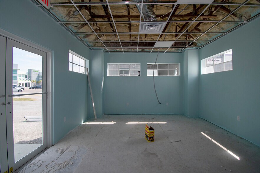 More Photos Of 4535 Tamiami Trl, Port Charlotte Office For Lease